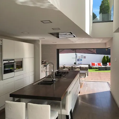 Sunset Diseno Vista Impresionante Alta Capacidad Disfrutar En Familia Y Amigos Villa